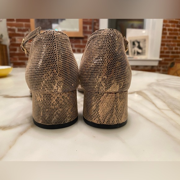 Sesto Meucci Strappy Square Toe Heeled Sandal in Metallic Snakeskin Print 8.5N - Picture 2 of 9